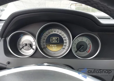 2012 Mercedes-Benz C 250 Sport z USA, uszkodzony, nr VIN WDDGF4HB3CR213010